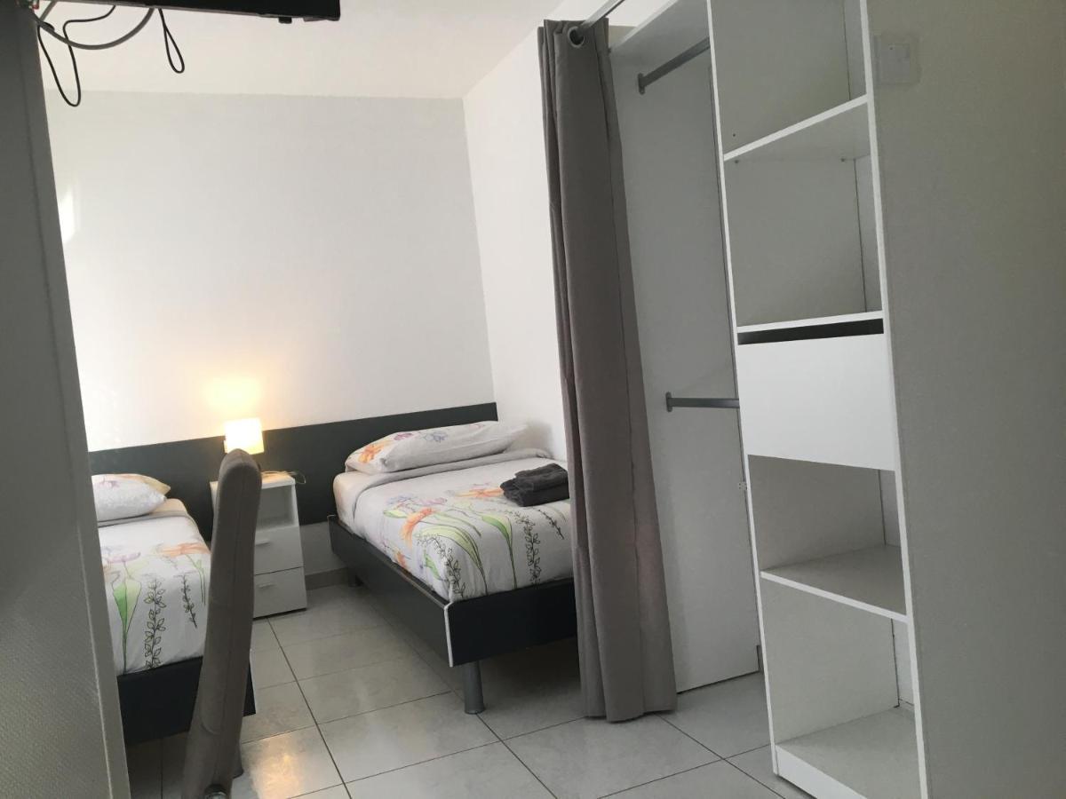 Studios Lora Rm 860 Saint-Louis  Exteriör bild