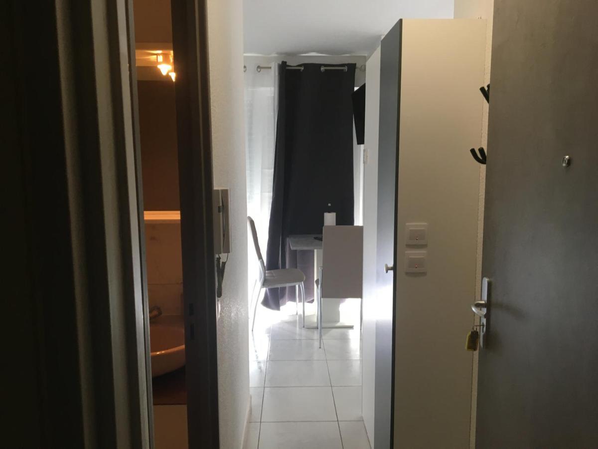 Studios Lora Rm 860 Saint-Louis  Exteriör bild