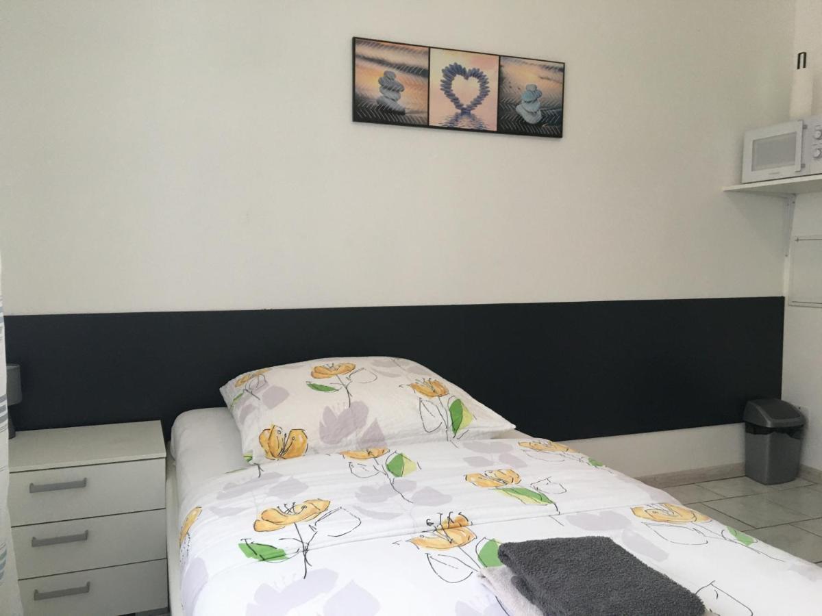 Studios Lora Rm 860 Saint-Louis  Exteriör bild